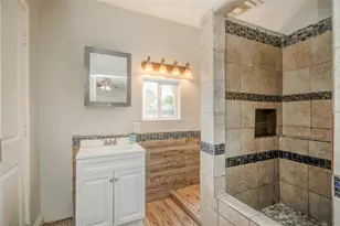 911 Wooding St, Houston, TX 77011 - Photo 4