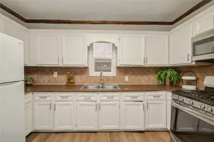 911 Wooding St, Houston, TX 77011 - Photo 6