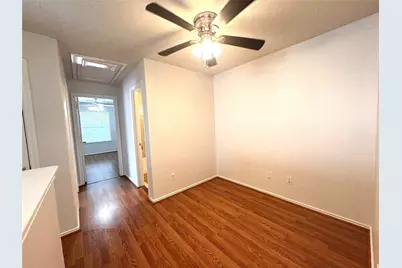 213 E Summerhaze Circle, The Woodlands, TX 77382 - Photo 12