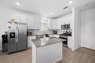334 Paso Fino Dr, Alvin, TX 77511 - Photo 4