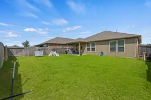 334 Paso Fino Dr, Alvin, TX 77511 - Photo 2