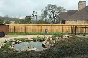 801 Holly Ridge Dr, Houston, TX 77024 - Photo 42