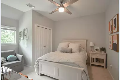 7 E Shale Creek Circle, The Woodlands, TX 77382 - Photo 12