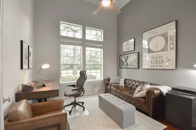 7 E Shale Creek Circle, The Woodlands, TX 77382 - Photo 2