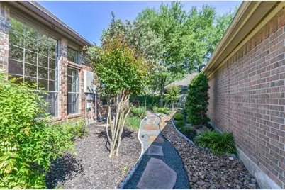 31 N Warbler Bend Circle, The Woodlands, TX 77382 - Photo 30
