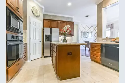 31 N Warbler Bend Circle, The Woodlands, TX 77382 - Photo 10