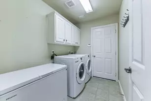 31 N Warbler Bend Cir, The Woodlands, TX 77382 - Photo 28