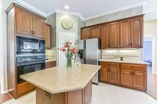 31 N Warbler Bend Cir, The Woodlands, TX 77382 - Photo 8