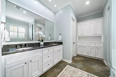 619 E 8th 1/2 Street, Houston, TX 77007 - Photo 26
