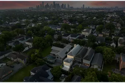 619 E 8th 1/2 Street, Houston, TX 77007 - Photo 36