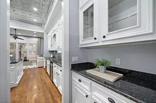 619 E 8th 1/2 St, Houston, TX 77007 - Photo 16