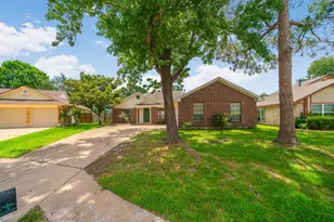 8614 Greenleaf Lake Dr, Houston, TX 77095 - Photo 2
