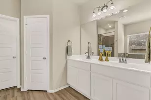 13711 Saxon Cliff Ln, Rosharon, TX 77583 - Photo 18