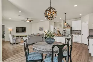 13711 Saxon Cliff Ln, Rosharon, TX 77583 - Photo 10