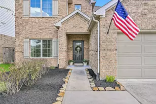 13711 Saxon Cliff Ln, Rosharon, TX 77583 - Photo 2