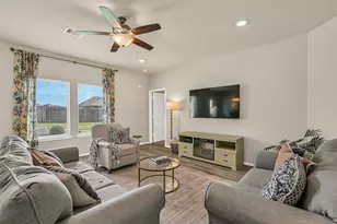 13711 Saxon Cliff Ln, Rosharon, TX 77583 - Photo 4