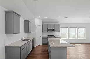 501 Oak Chase Ave, Dayton, TX 77535 - Photo 8