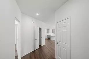 501 Oak Chase Ave, Dayton, TX 77535 - Photo 2