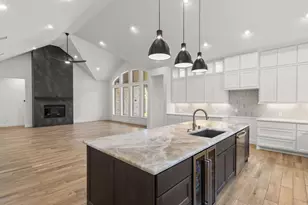 12122 Grassy Bnd Dr, Mont Belvieu, TX 77523 - Photo 4