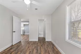 5102 Carmen St, Houston, TX 77033 - Photo 6