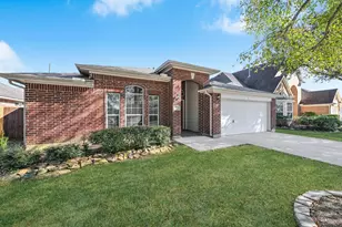 10002 Forest Spring Ln, Pearland, TX 77584 - Photo 2