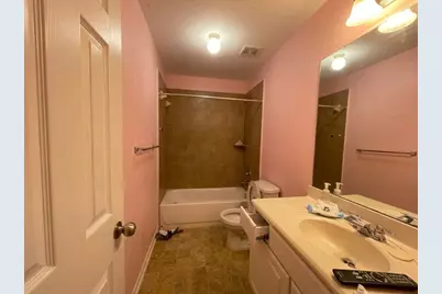 8135 Quiet Prairie Trail, Houston, TX 77049 - Photo 10