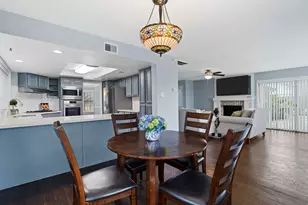 2019 Braesmeadow Ln, Sugar Land, TX 77479 - Photo 8