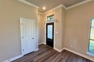 1039 S Anderson St, Angleton, TX 77515 - Photo 2