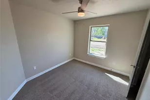 1039 S Anderson St, Angleton, TX 77515 - Photo 16