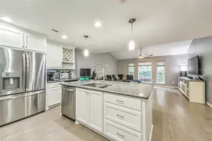 3919 Sunrise Dr, La Porte, TX 77571 - Photo 8