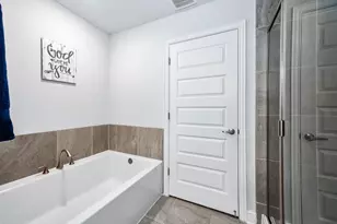 305 Bryan Wy, Angleton, TX 77515 - Photo 20