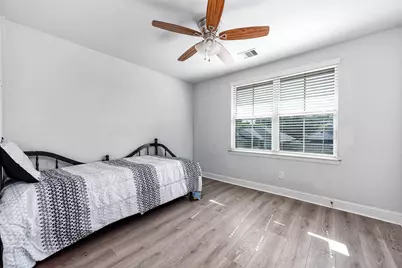 305 Bryan Way, Angleton, TX 77515 - Photo 22