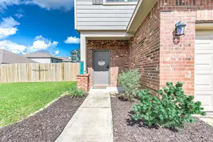 305 Bryan Wy, Angleton, TX 77515 - Photo 8
