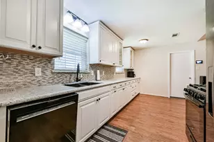 823 Townley St, Channelview, TX 77530 - Photo 8