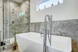 306 E 28th St, Houston, TX 77008 - Photo 24