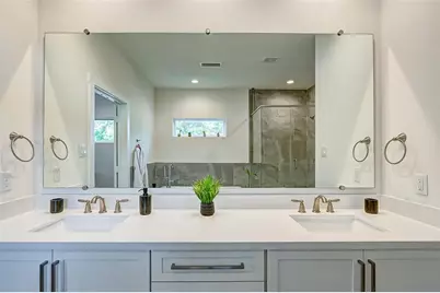 306 E 28th Street #B, Houston, TX 77008 - Photo 22