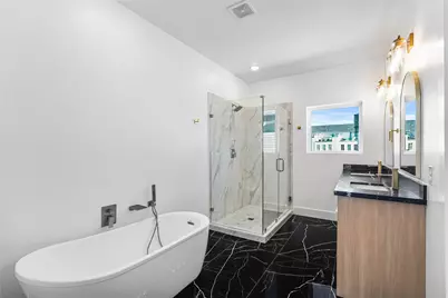 3405 Baer Street, Houston, TX 77020 - Photo 6