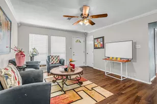 5746 Groveton St, Houston, TX 77033 - Photo 4