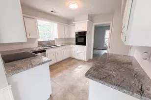 16121 Lakeview Dr, Jersey Village, TX 77040 - Photo 2