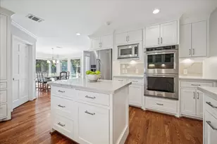 222 Plantation Rd, Bunker Hill Village, TX 77024 - Photo 12