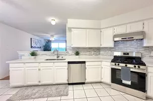 8223 Golf Green Cir, Houston, TX 77036 - Photo 18