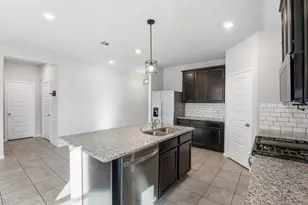 10105 Waterwall Ln, Texas City, TX 77591 - Photo 8