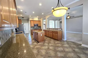 1813 Sandy Lake Dr, Friendswood, TX 77546 - Photo 12