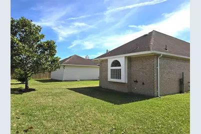1813 Sandy Lake Drive, Friendswood, TX 77546 - Photo 32