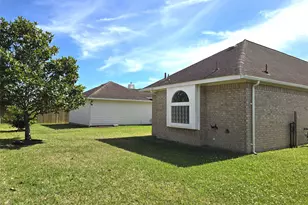 1813 Sandy Lake Dr, Friendswood, TX 77546 - Photo 32