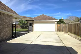 1813 Sandy Lake Dr, Friendswood, TX 77546 - Photo 30