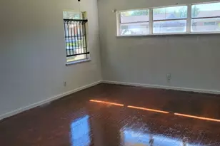 4418 Gallagher Dr, Houston, TX 77045 - Photo 8