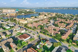 7121 Ave P 1/2, Galveston, TX 77551 - Photo 6