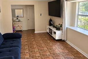 11010 Sageriver Dr, Houston, TX 77089 - Photo 2
