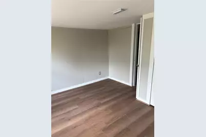 5914 Ridgeway Drive, Houston, TX 77033 - Photo 20